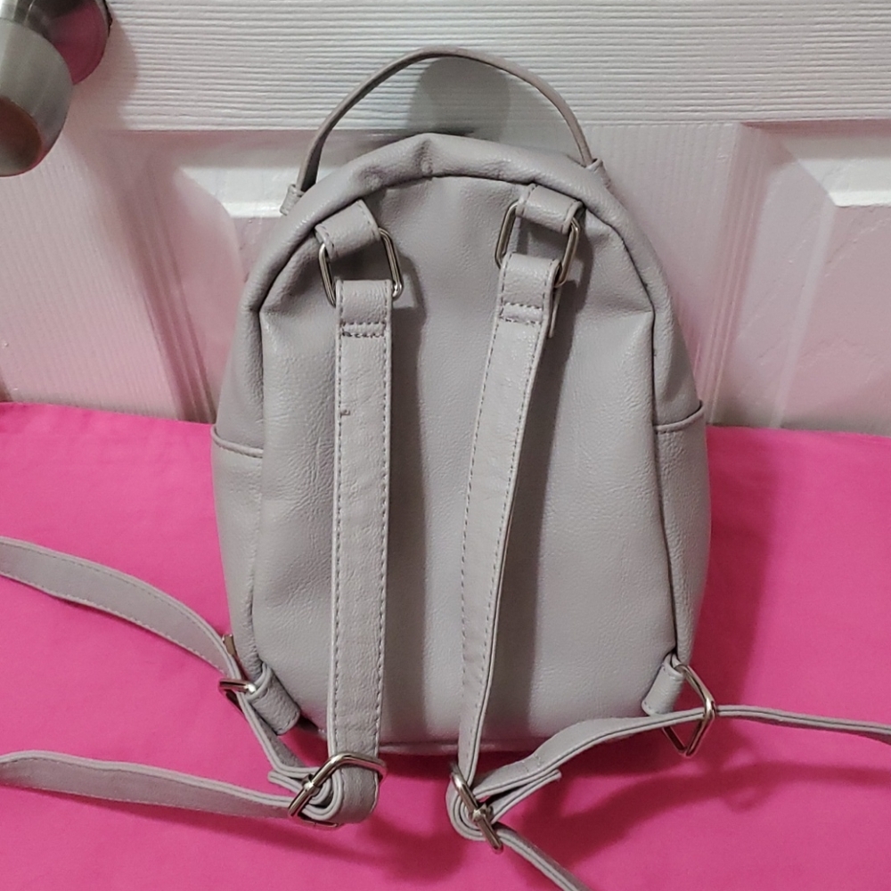 BETSEY JOHNSON MINI BACKPACK - Picture 2 of 8